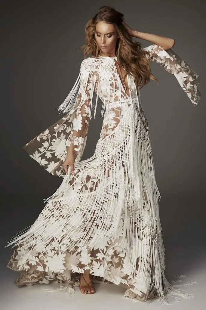 vestidos de novia con flecos 