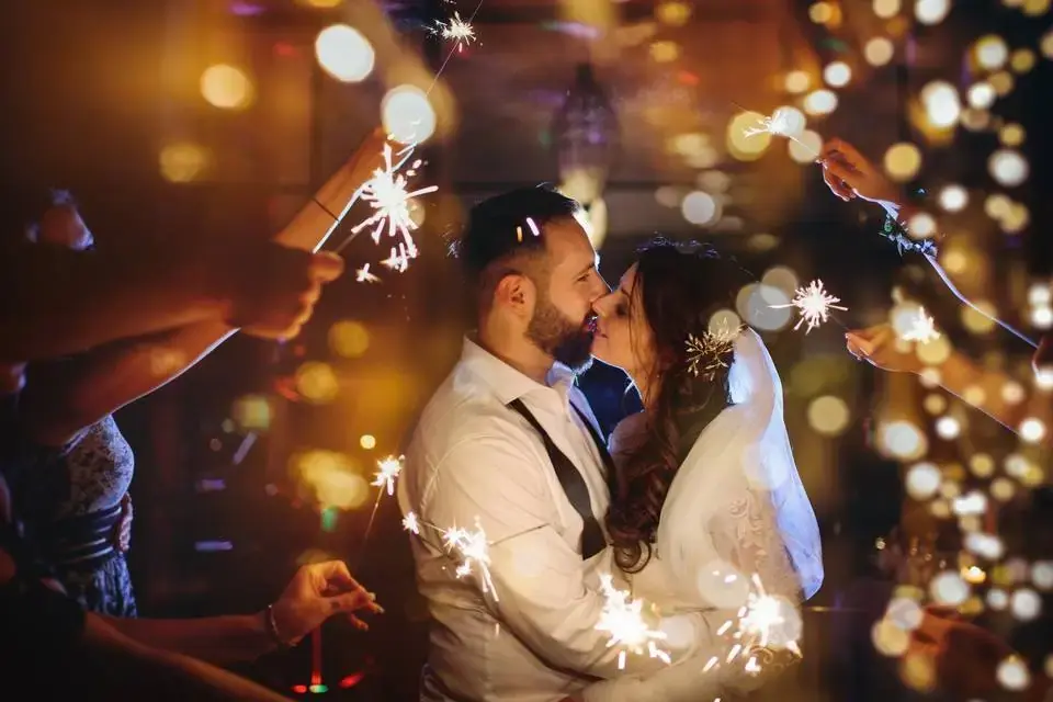 Canciones para la entrada de la novia: top ideas 2025