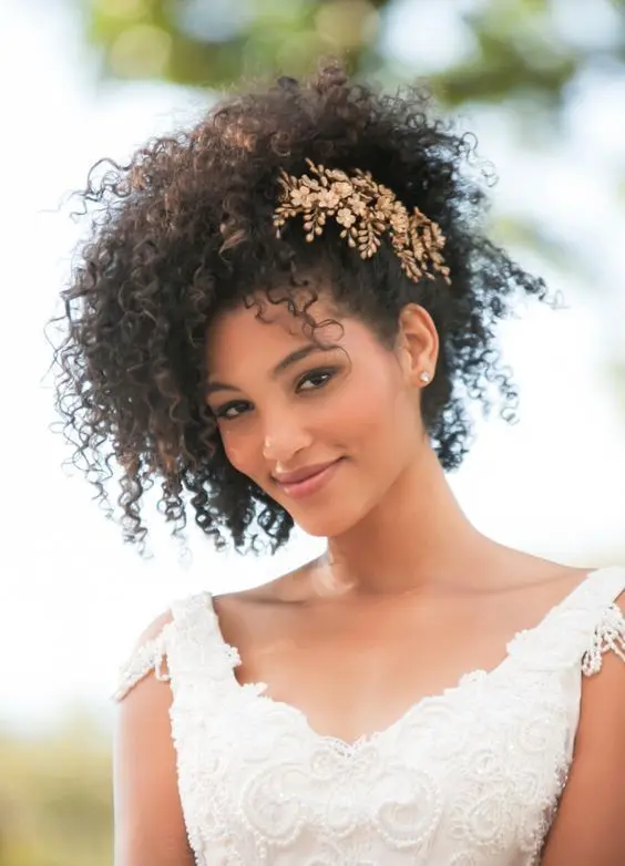 peinados pelo rizado para bodas