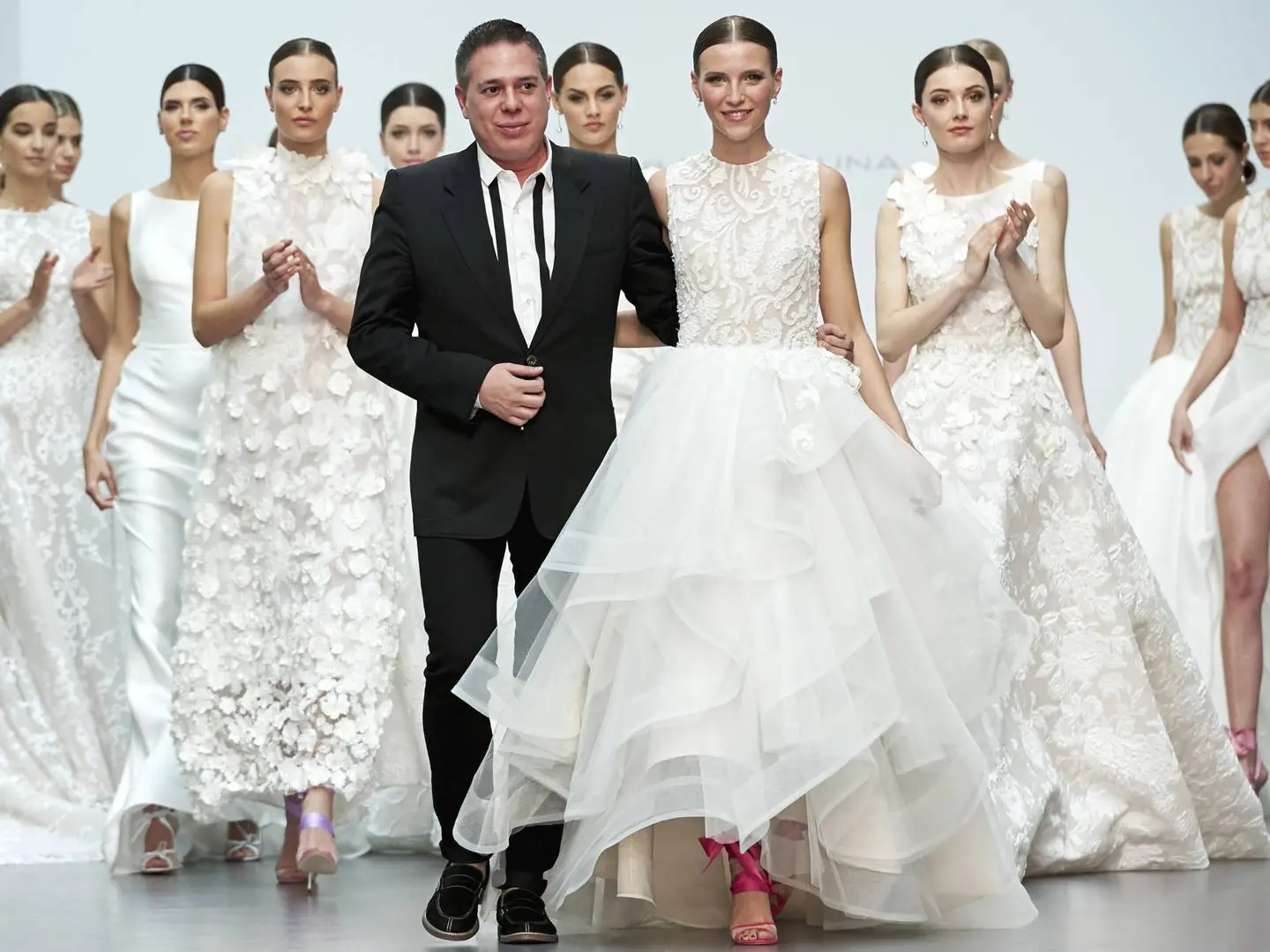 Hannibal Laguna: Los Diseños que Están Revolucionando la Moda Nupcial