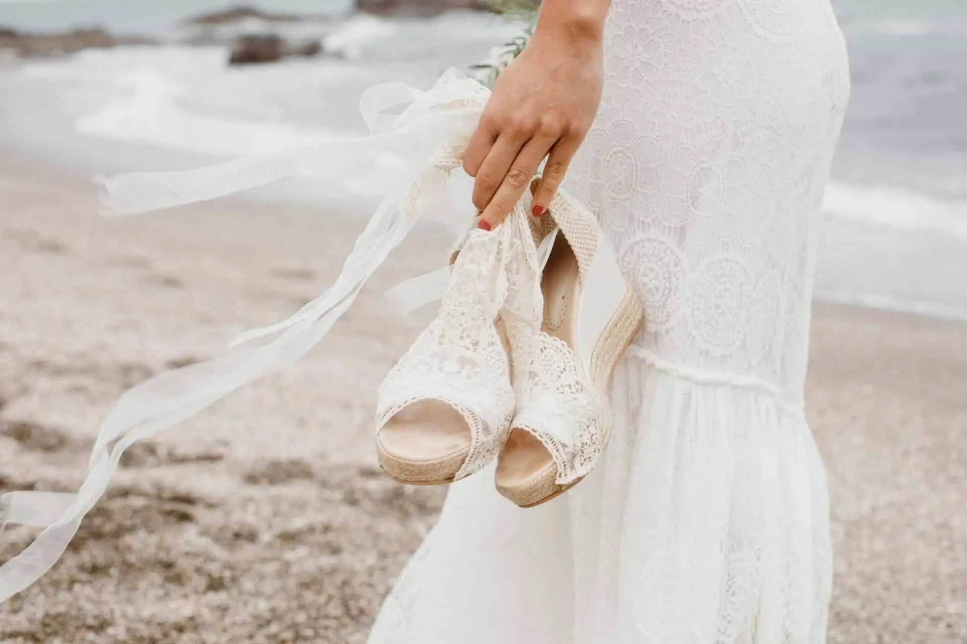 🌟👡 ¡Deslumbra desde Abajo! Las Sandalias Perfectas para una Boda de Ensueño. Descubre el Toque de Glamour que Necesitas. 💍💃💫