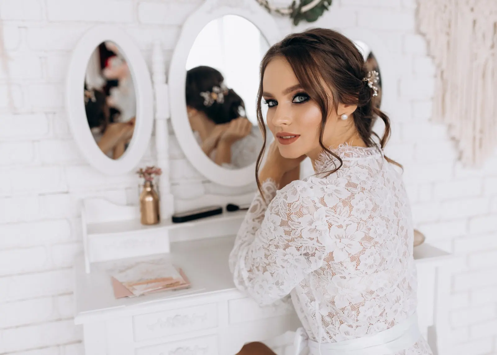 ¿Minimalista o Glam? Encuentra tu Estilo de Maquillaje de Novia Perfecto