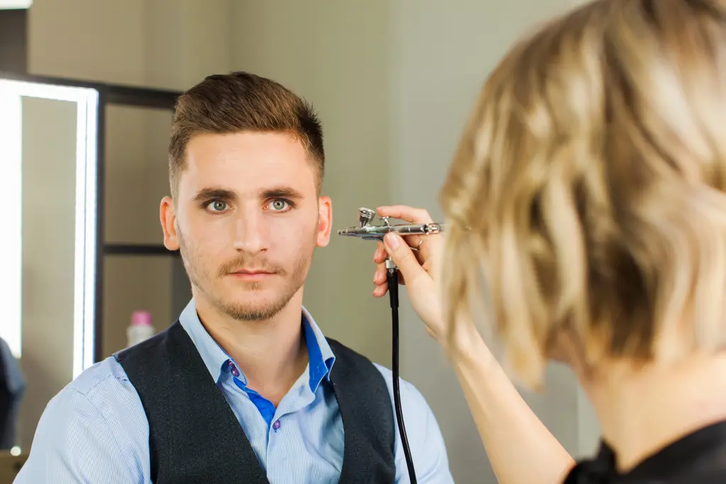 Hombres maquillados