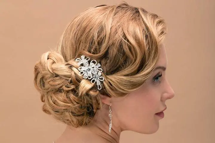 peinados pelo rizado para bodas