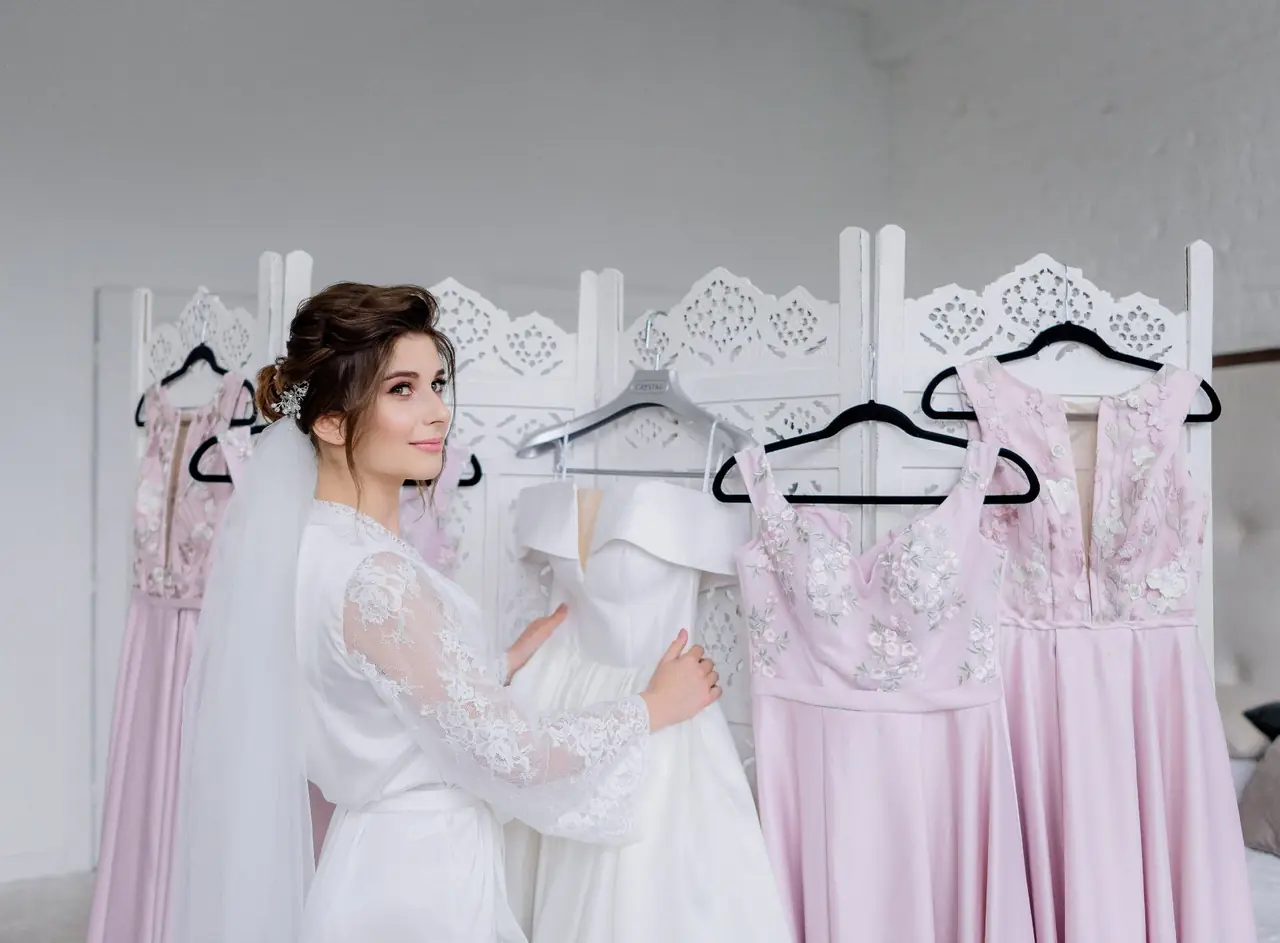 🌟💕 Vestidos de Novia para Bajitas: Encuentra el Look Ideal que Resalte tu Belleza en el Altar 👑👗💖