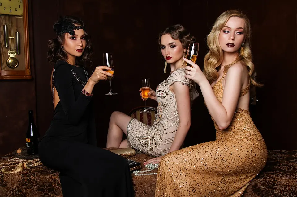 💐 ¡Seductora y Elegante! Los Peinados para Invitadas de Boda que Dejarán a Todos Sin Palabras 💖👰