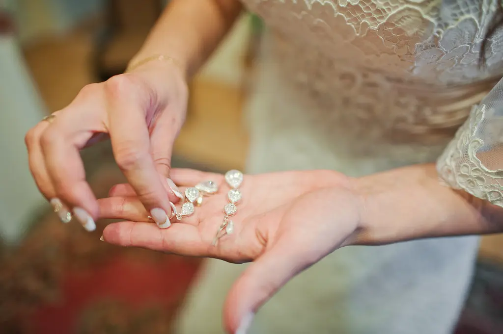 Pendientes de novia originales para triunfar en tu gran día